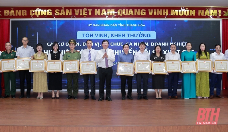 Hội thảo “Chuyển đổi số, chuyển đổi xanh và vai trò của công nghệ số trong phát triển kinh tế số tỉnh Thanh Hóa”